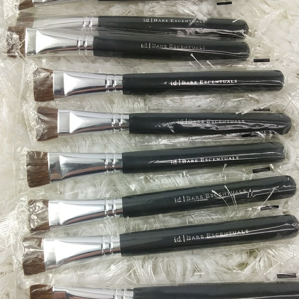 5 for $ 25 ID Bare Escentuals Flathead brush - Picture 1 of 4